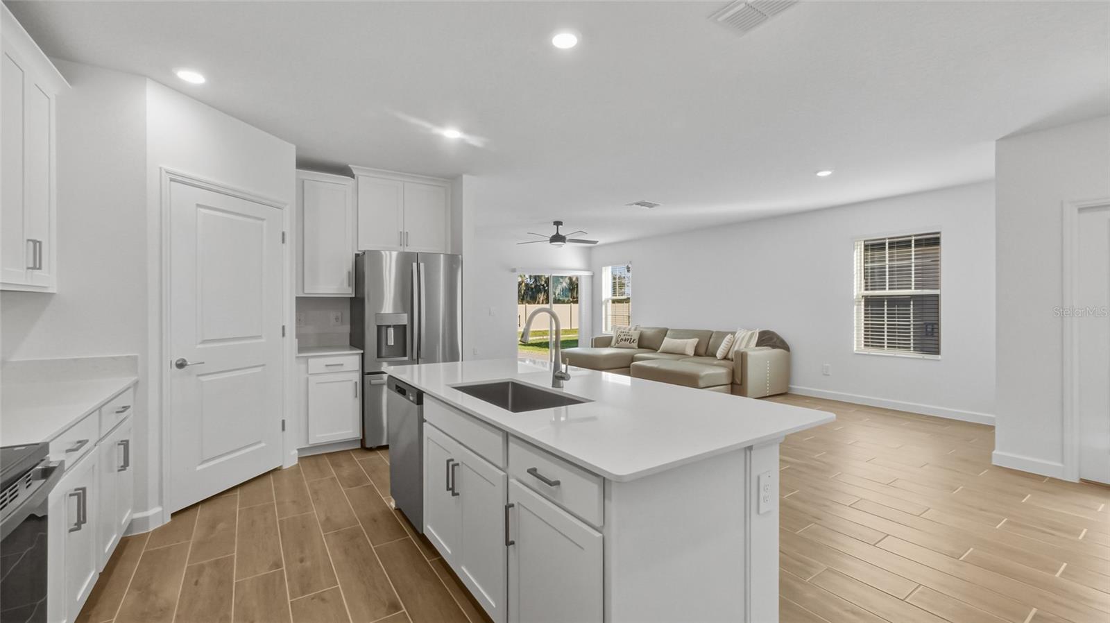 Listing photo id 4 for 10965 Teal Lagoon Isle