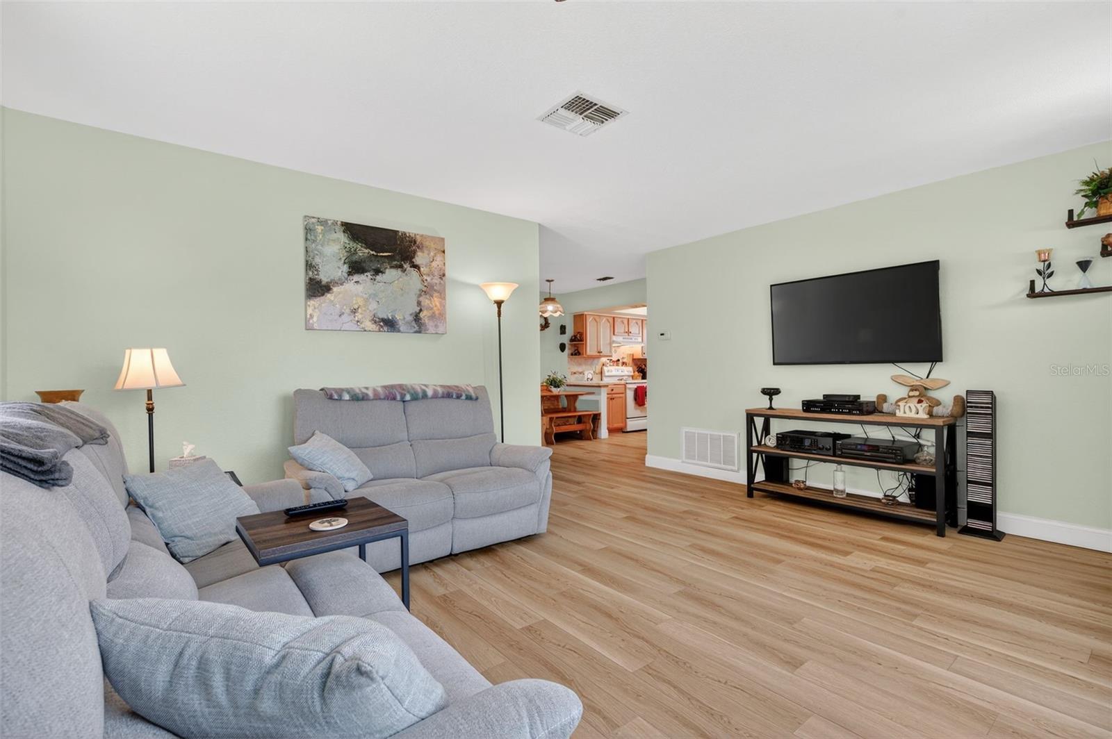 Image 4 of 21 For 7114 64th Way N