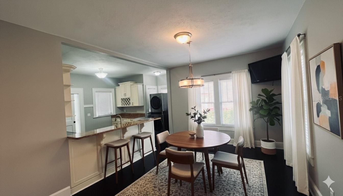 Image 11 of 24 For 403 Albany Avenue 1