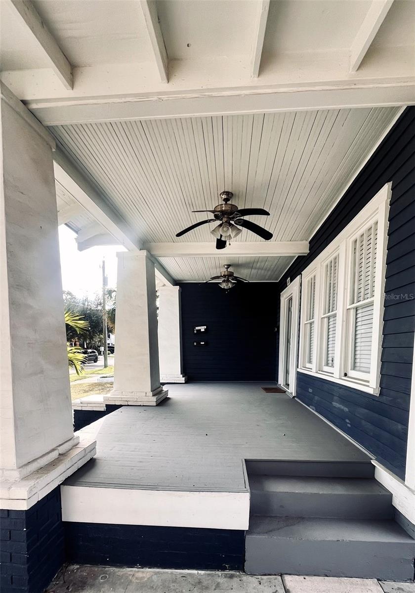 Image 3 of 24 For 403 Albany Avenue 1