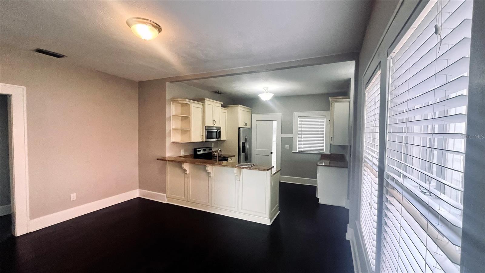 Image 9 of 24 For 403 Albany Avenue 1