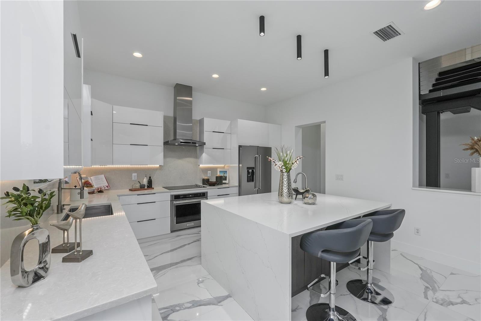 Image 20 of 54 For 7608 Antilla Street