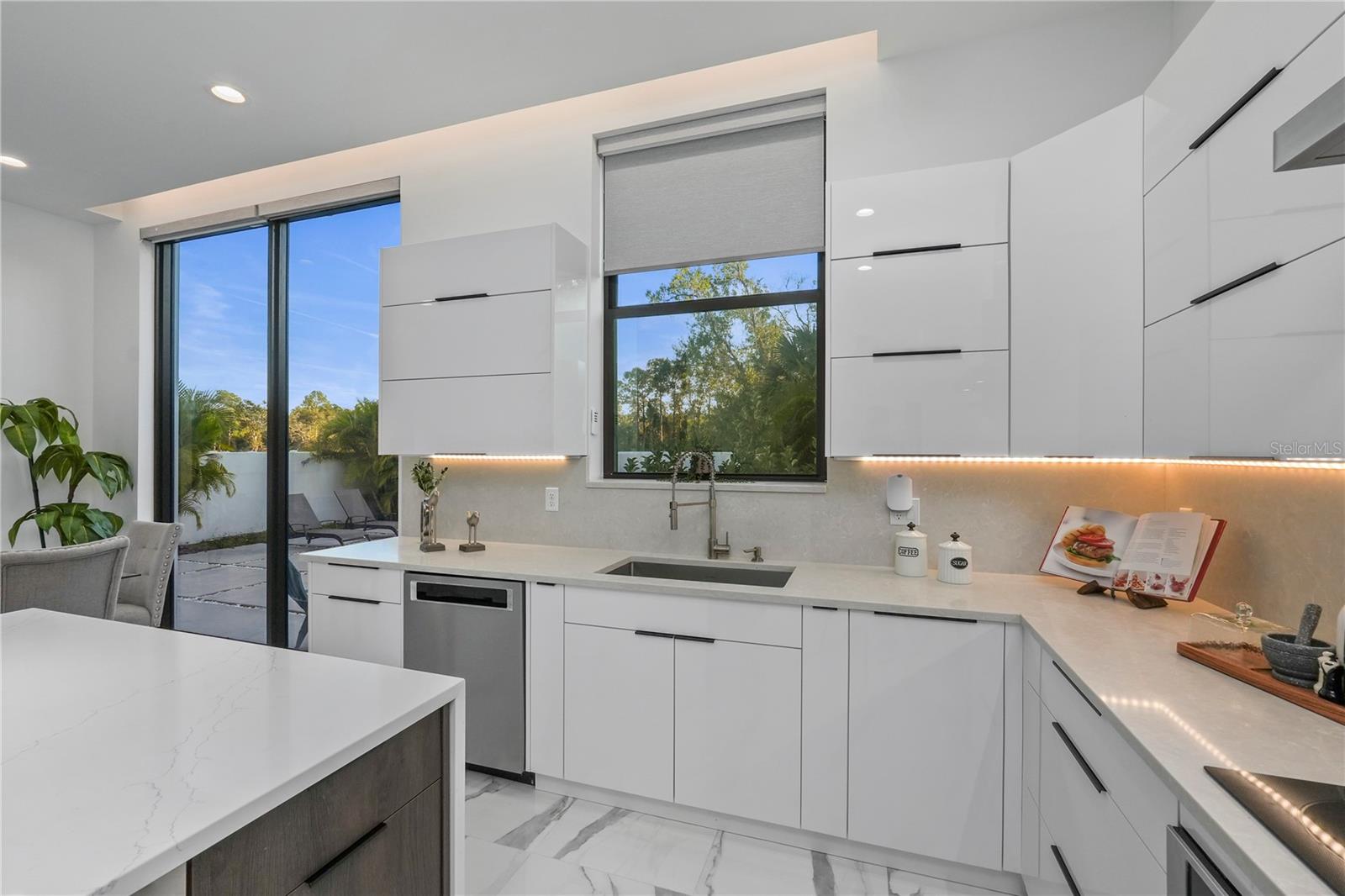 Image 26 of 54 For 7608 Antilla Street