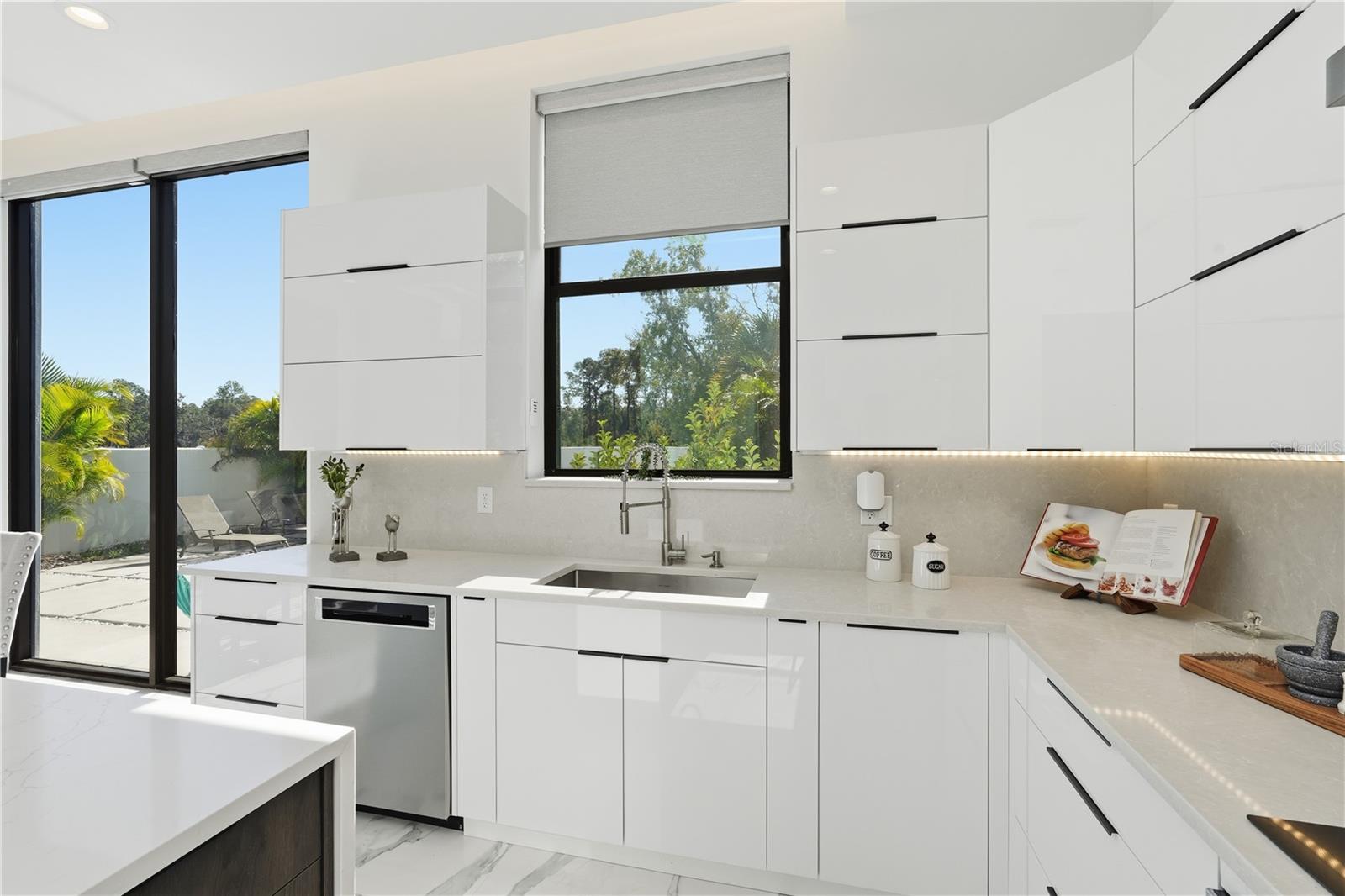 Image 27 of 54 For 7608 Antilla Street