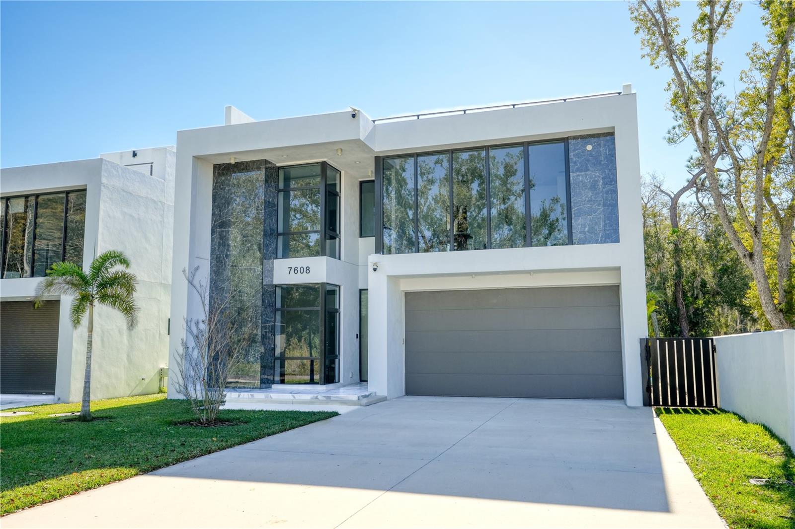 Image 5 of 54 For 7608 Antilla Street