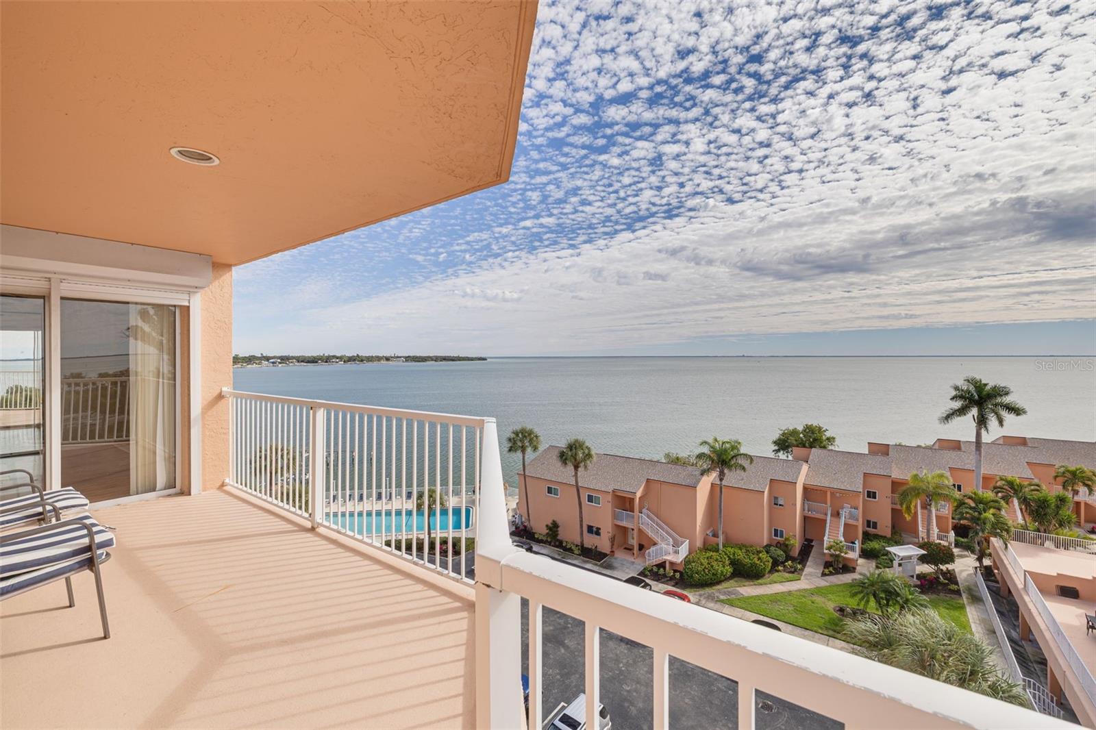 Image 10 of 41 For 7430 Sunshine Skyway Lane S 704