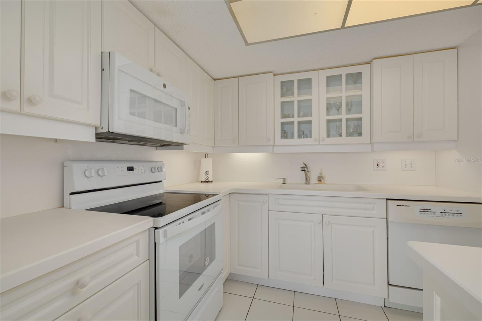 Image 14 of 41 For 7430 Sunshine Skyway Lane S 704