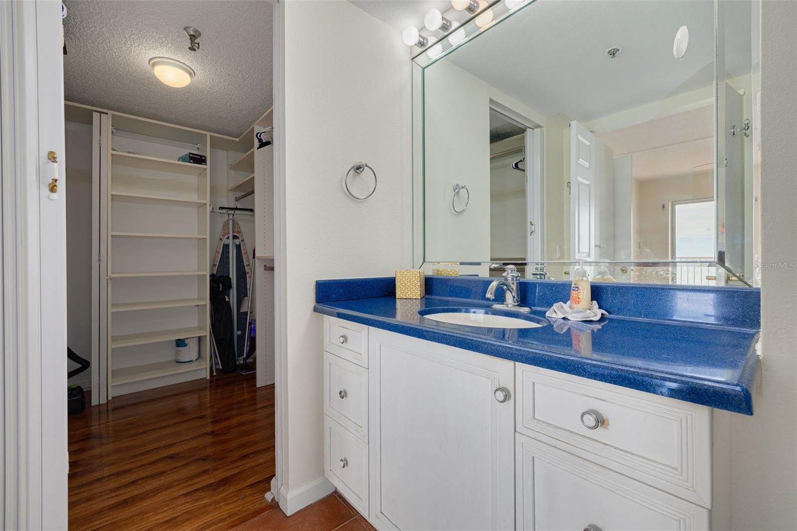 Image 23 of 41 For 7430 Sunshine Skyway Lane S 704