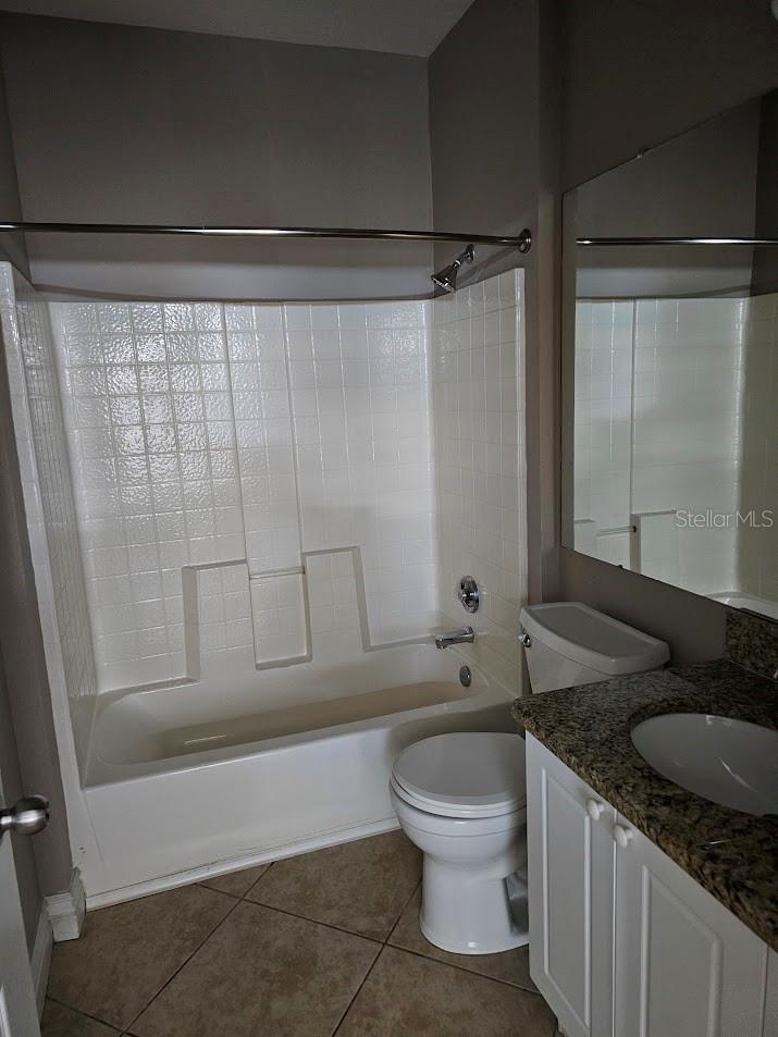 Image 12 of 17 For 2713 Via Murano 236