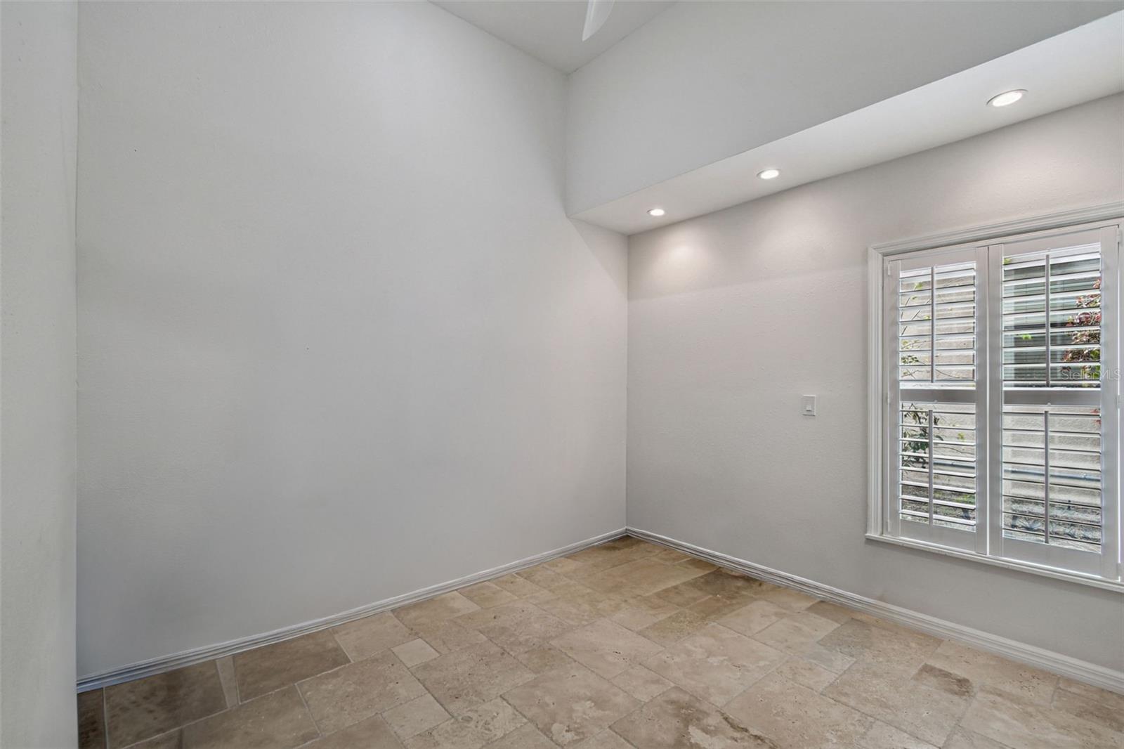 Image 26 of 49 For 4312 Beach Park Drive