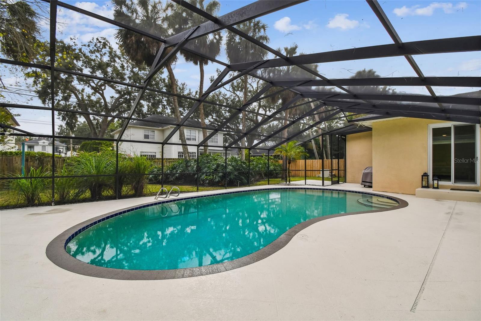 Image 40 of 49 For 4312 Beach Park Drive