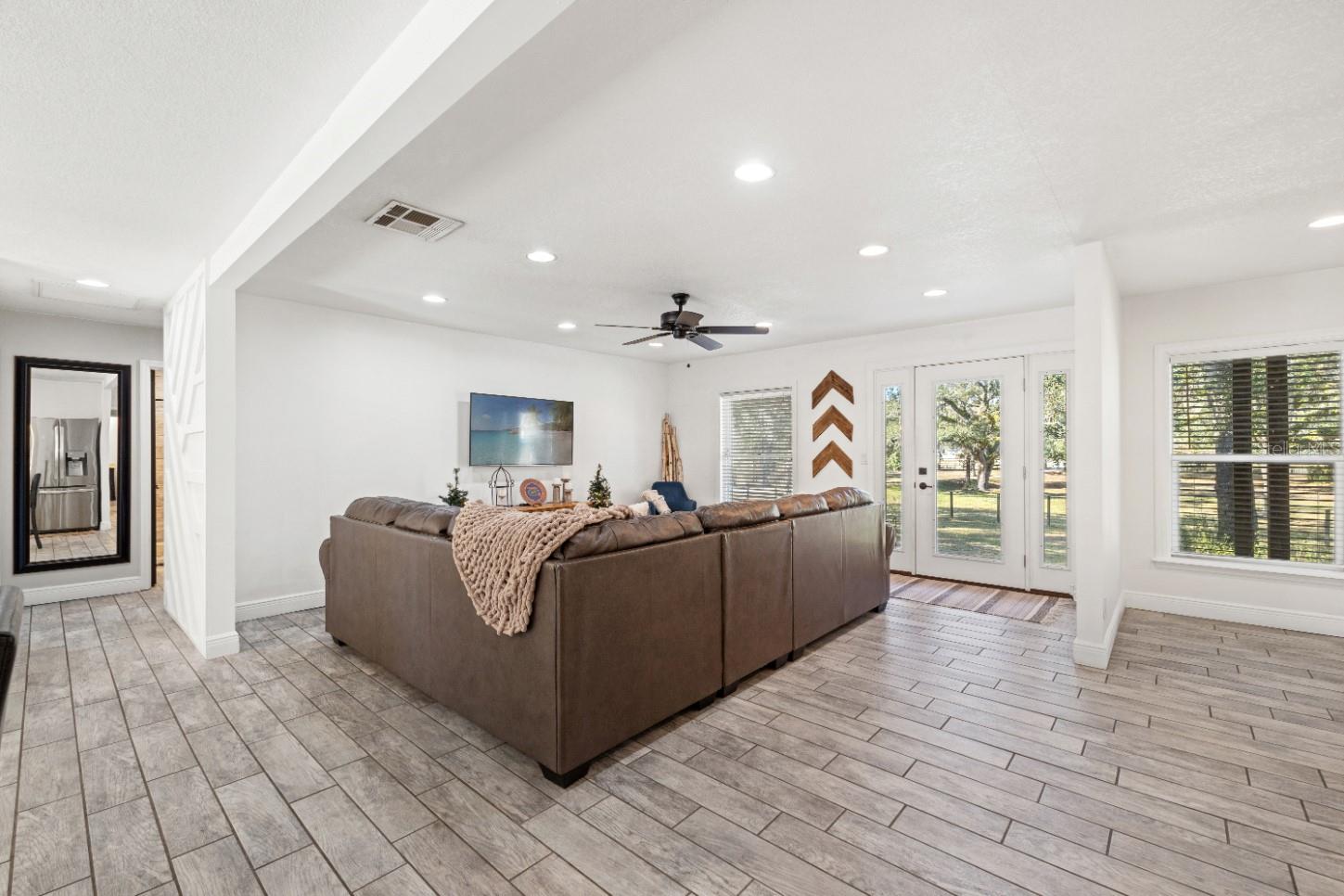 Image 16 of 60 For 12414 Fort King Road