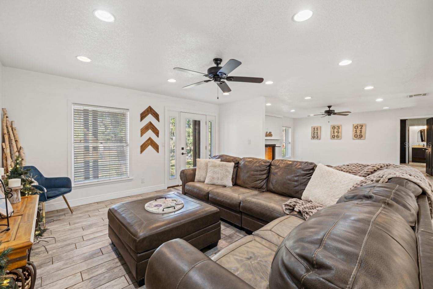 Image 17 of 60 For 12414 Fort King Road