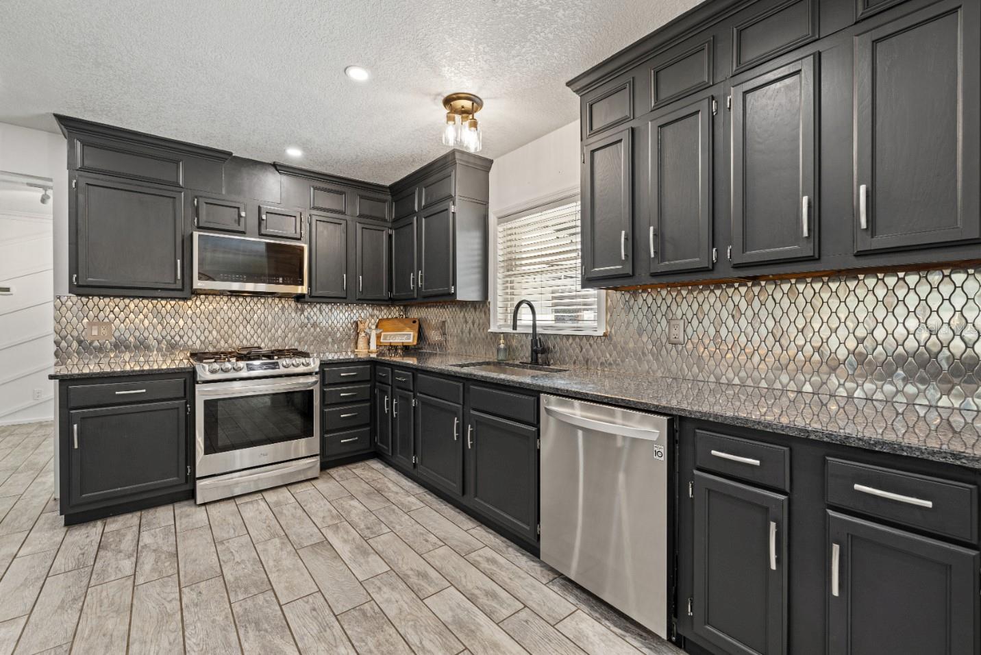 Image 21 of 60 For 12414 Fort King Road