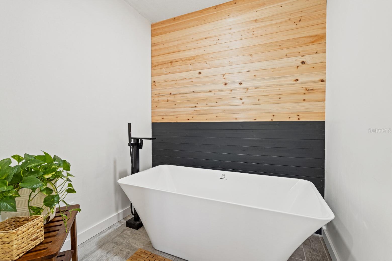 Image 35 of 60 For 12414 Fort King Road