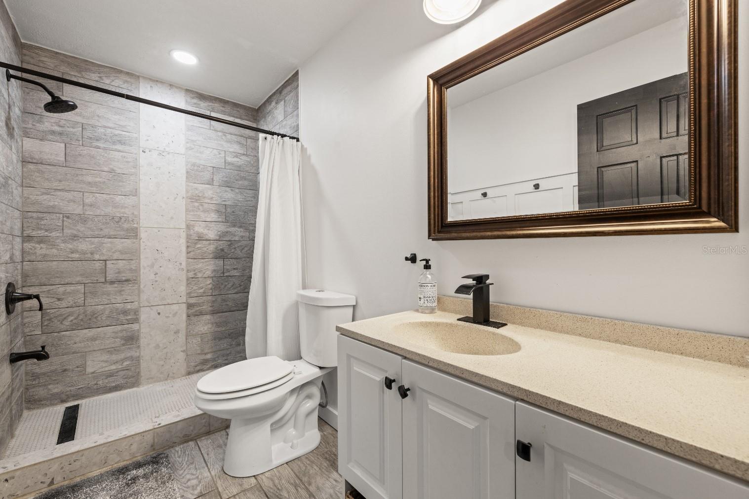 Image 38 of 60 For 12414 Fort King Road