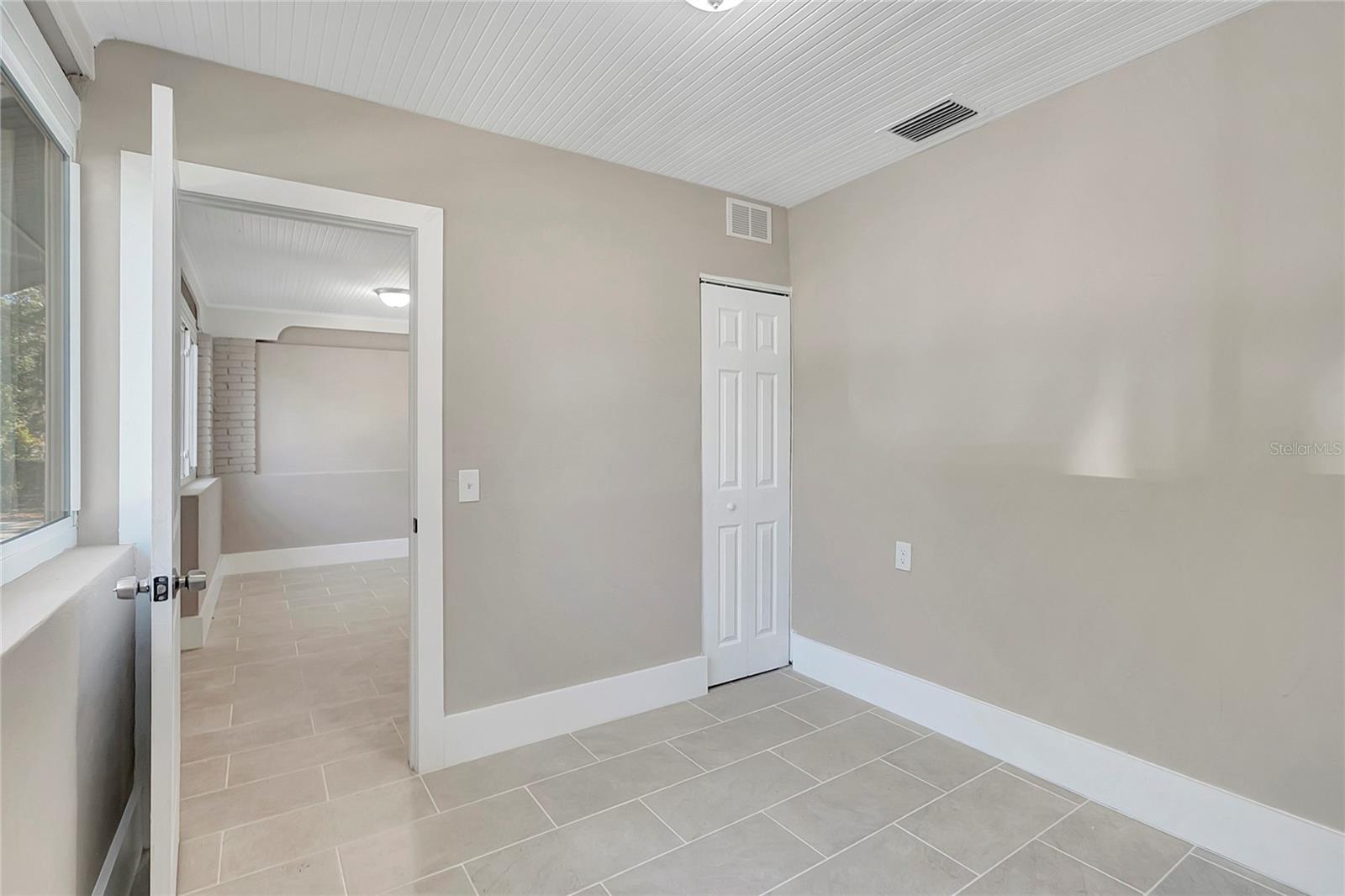 Image 10 of 39 For 703 16th Avenue Nw