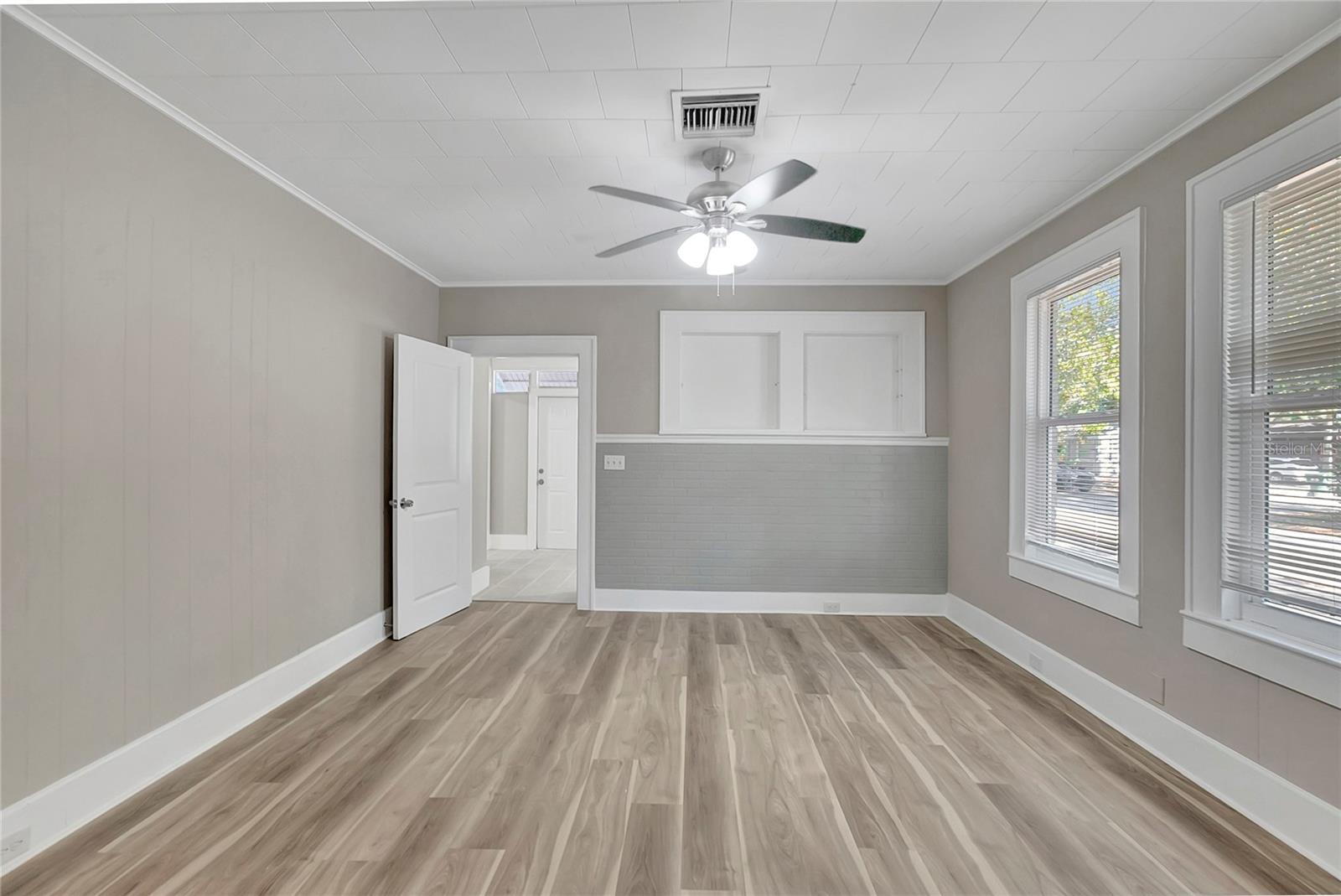 Image 13 of 39 For 703 16th Avenue Nw