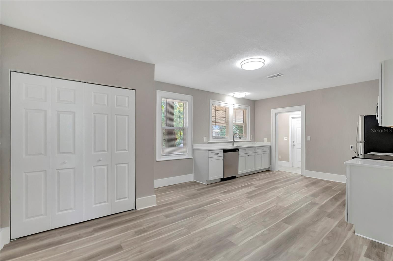 Image 14 of 39 For 703 16th Avenue Nw