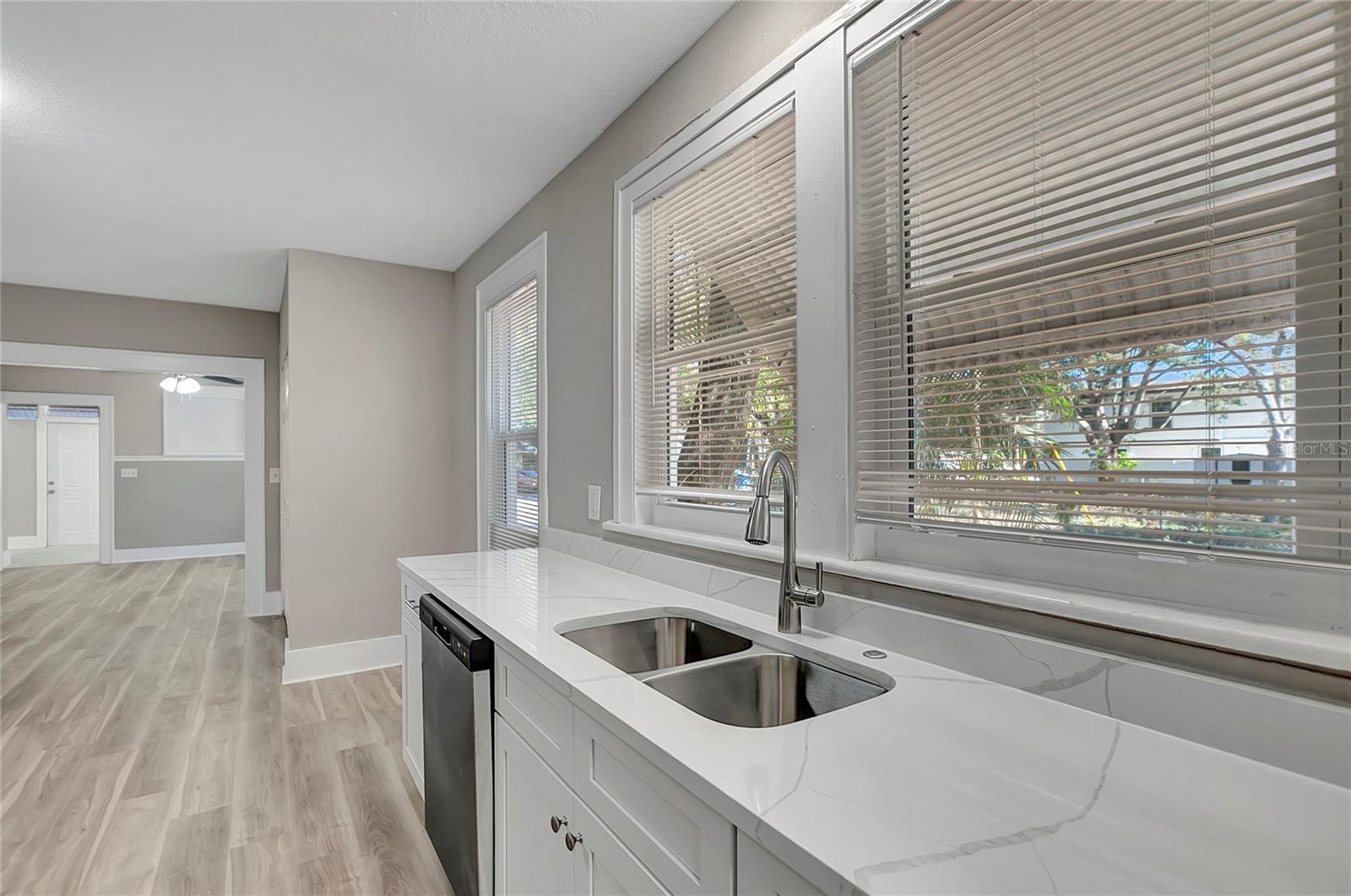 Image 19 of 39 For 703 16th Avenue Nw