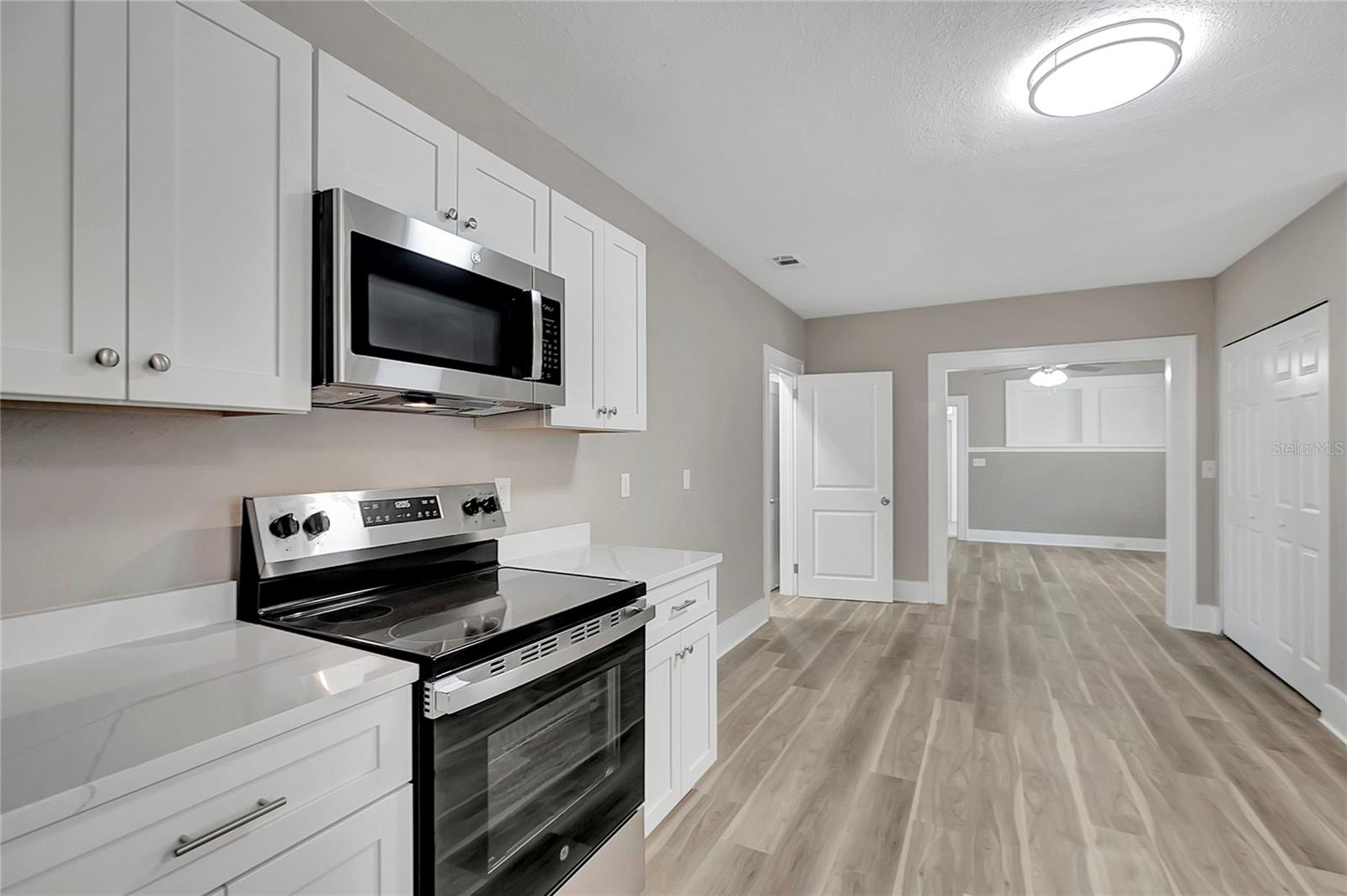 Image 21 of 39 For 703 16th Avenue Nw