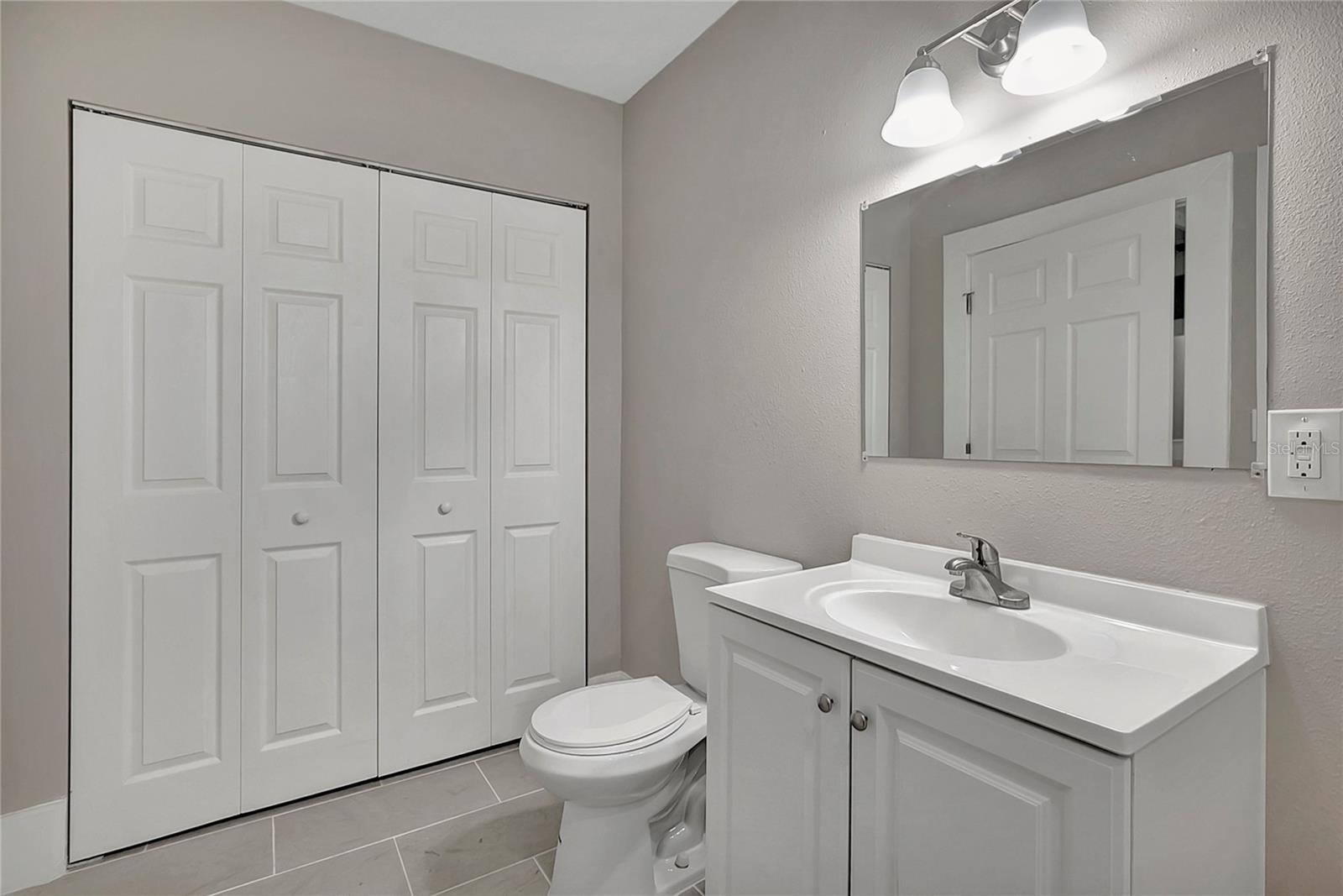 Image 27 of 39 For 703 16th Avenue Nw