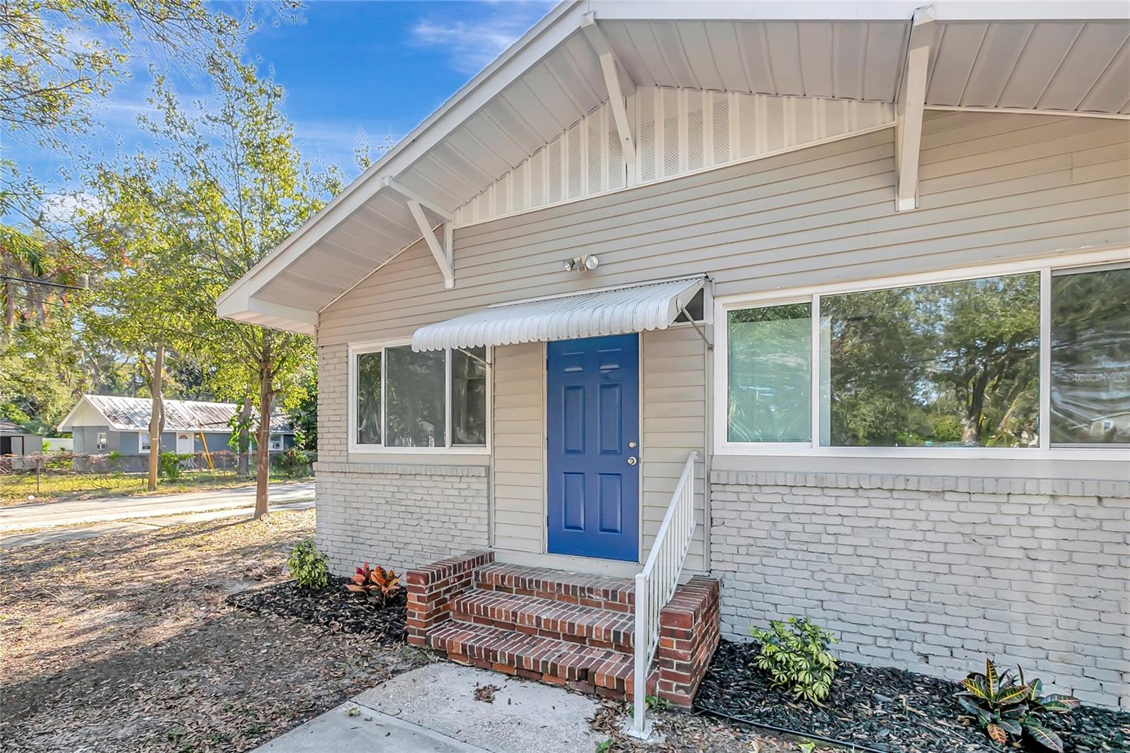 Image 3 of 39 For 703 16th Avenue Nw