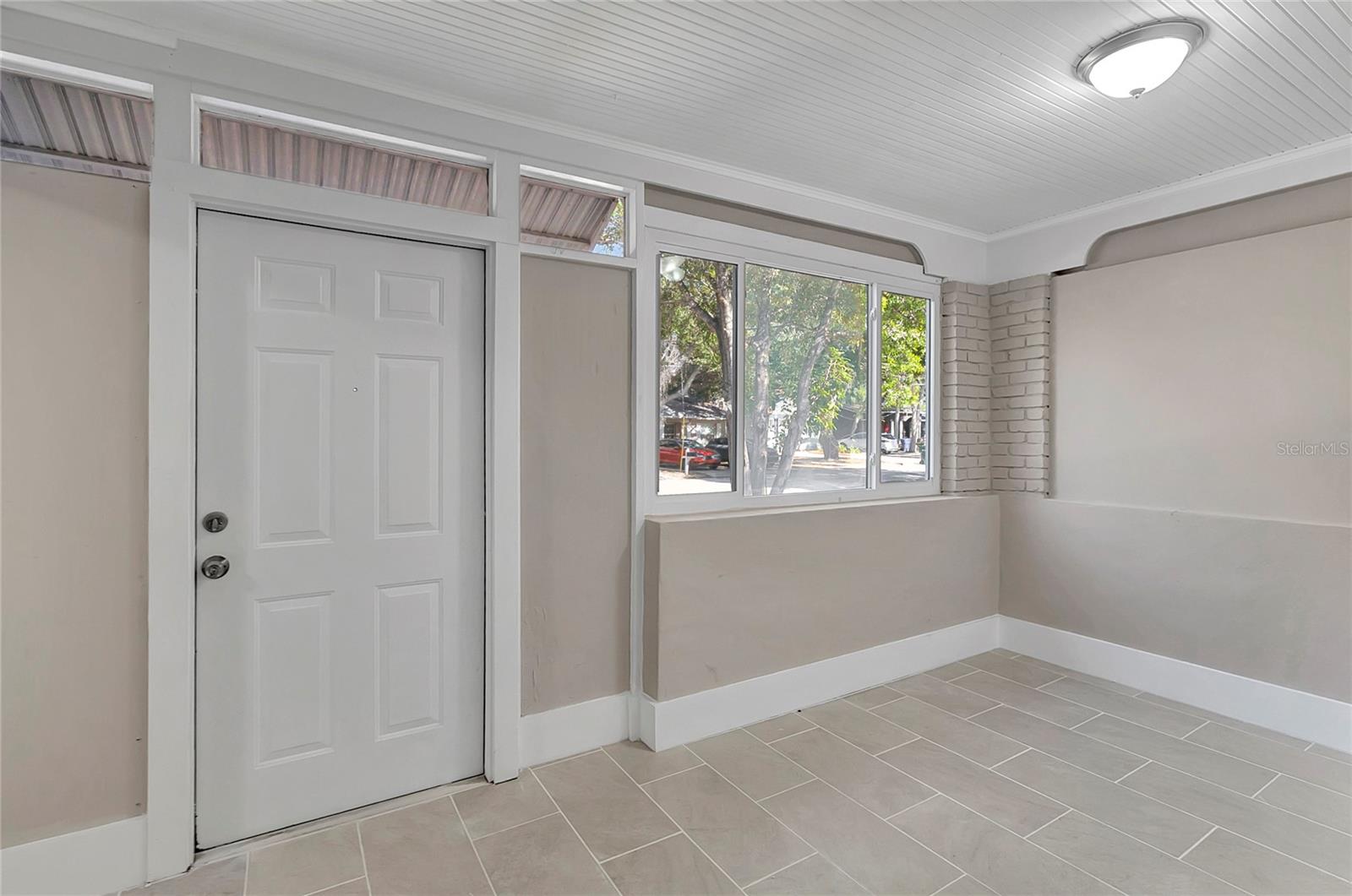 Image 7 of 39 For 703 16th Avenue Nw