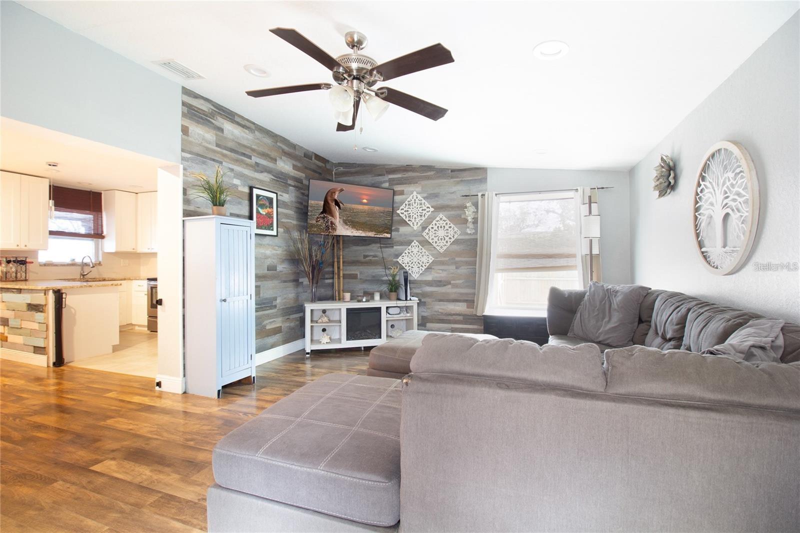 Image 6 of 13 For 6350 22nd Avenue N