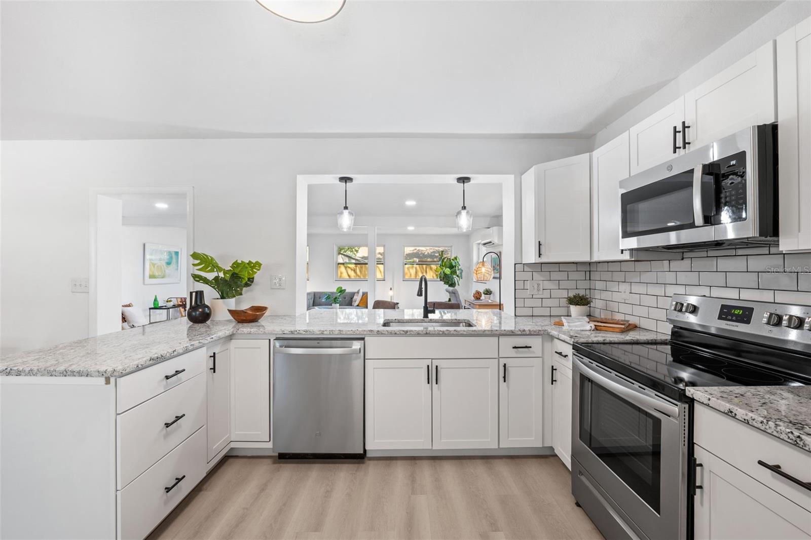 Image 13 of 42 For 1620 San Mateo Drive