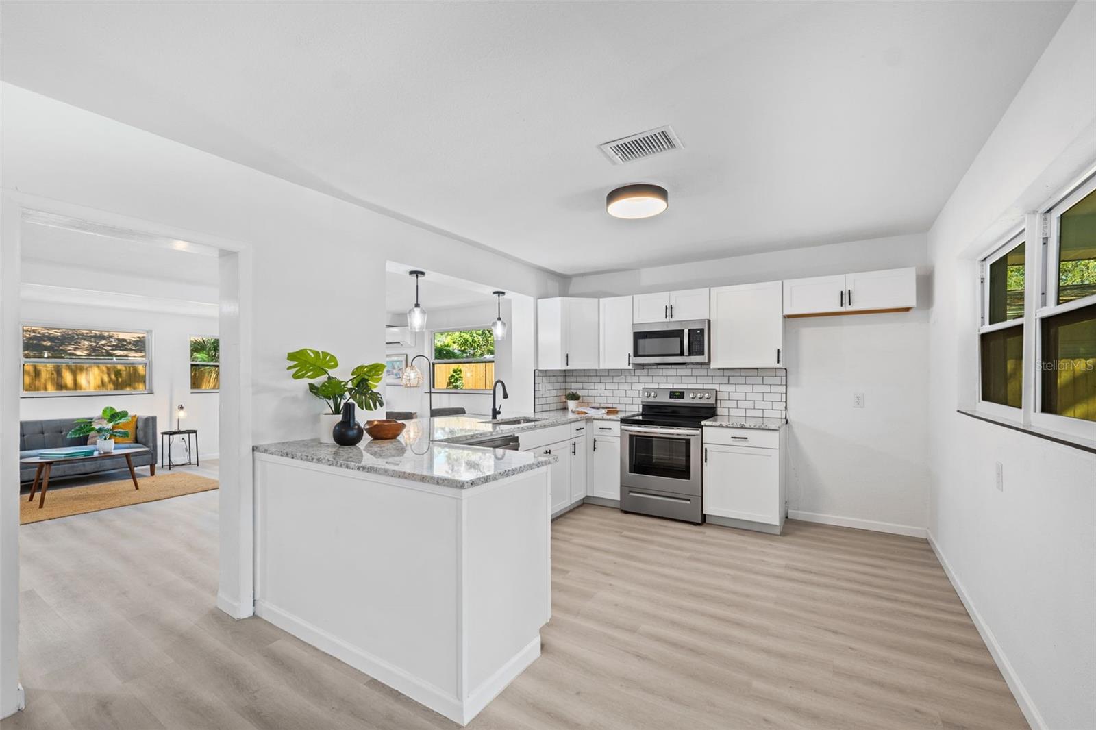 Image 14 of 42 For 1620 San Mateo Drive