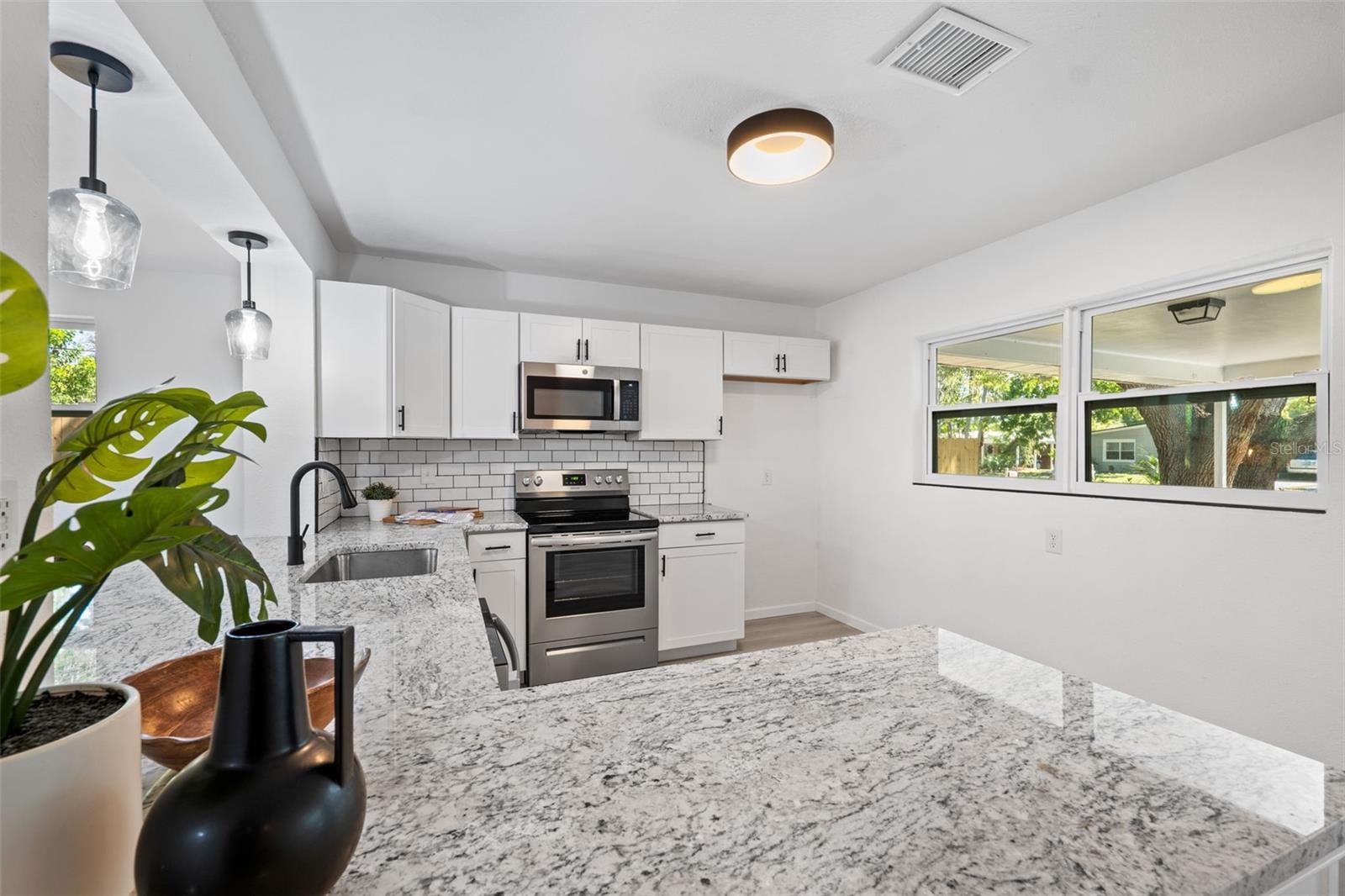 Image 15 of 42 For 1620 San Mateo Drive