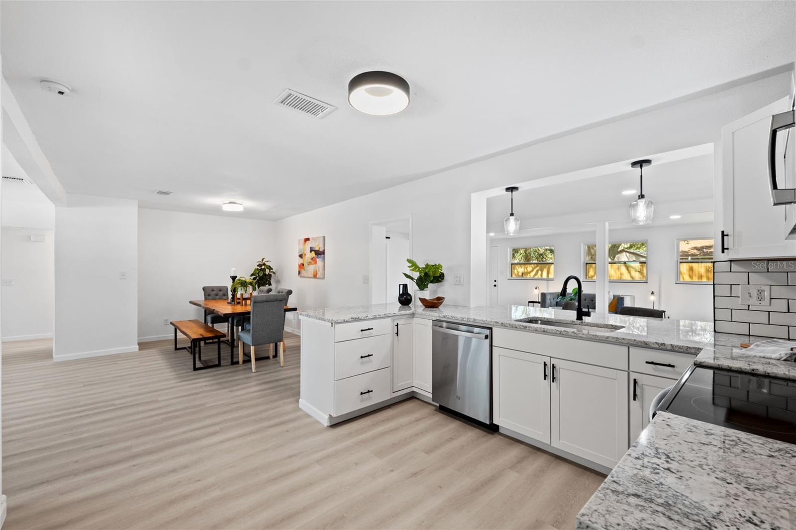 Image 4 of 42 For 1620 San Mateo Drive