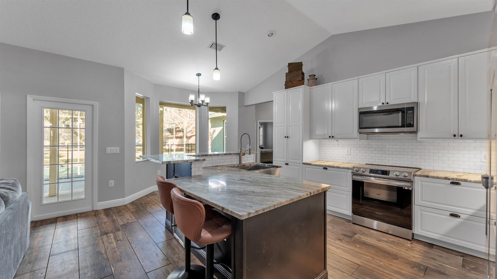 Image 15 of 58 For 12459 Fort King Road