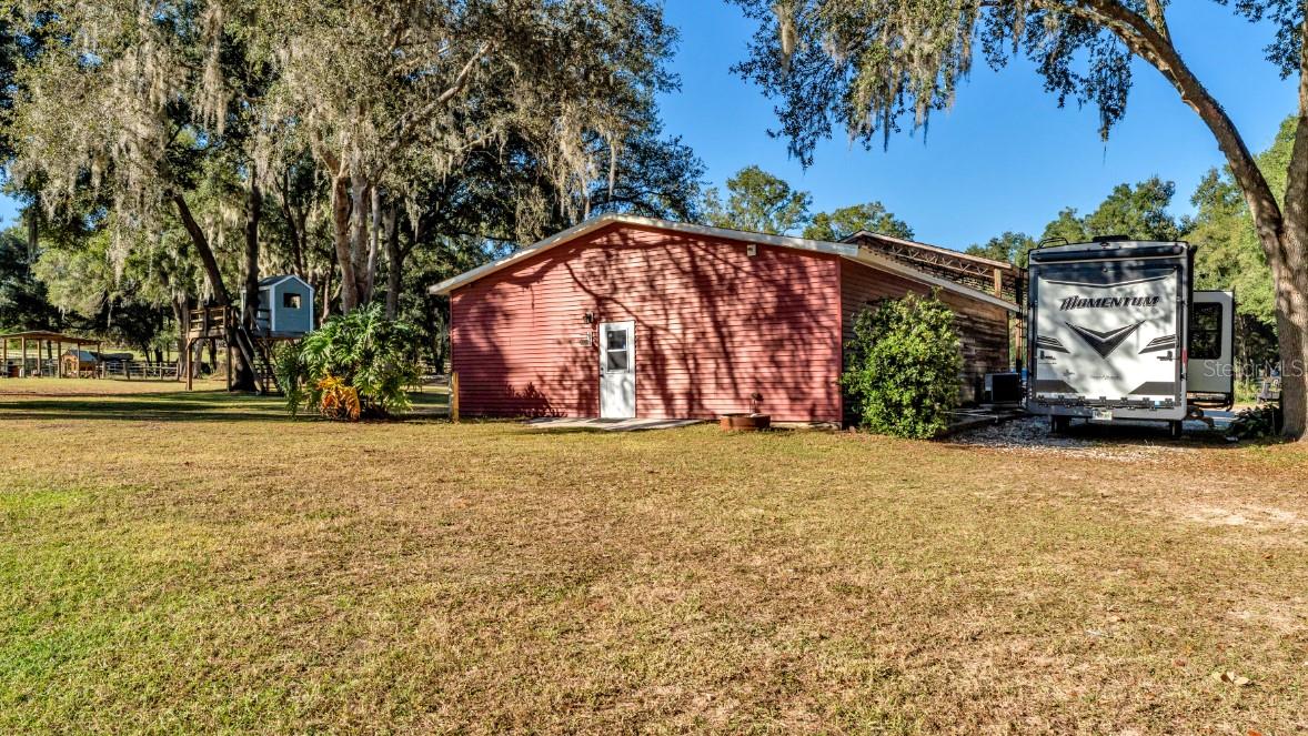 Image 43 of 58 For 12459 Fort King Road