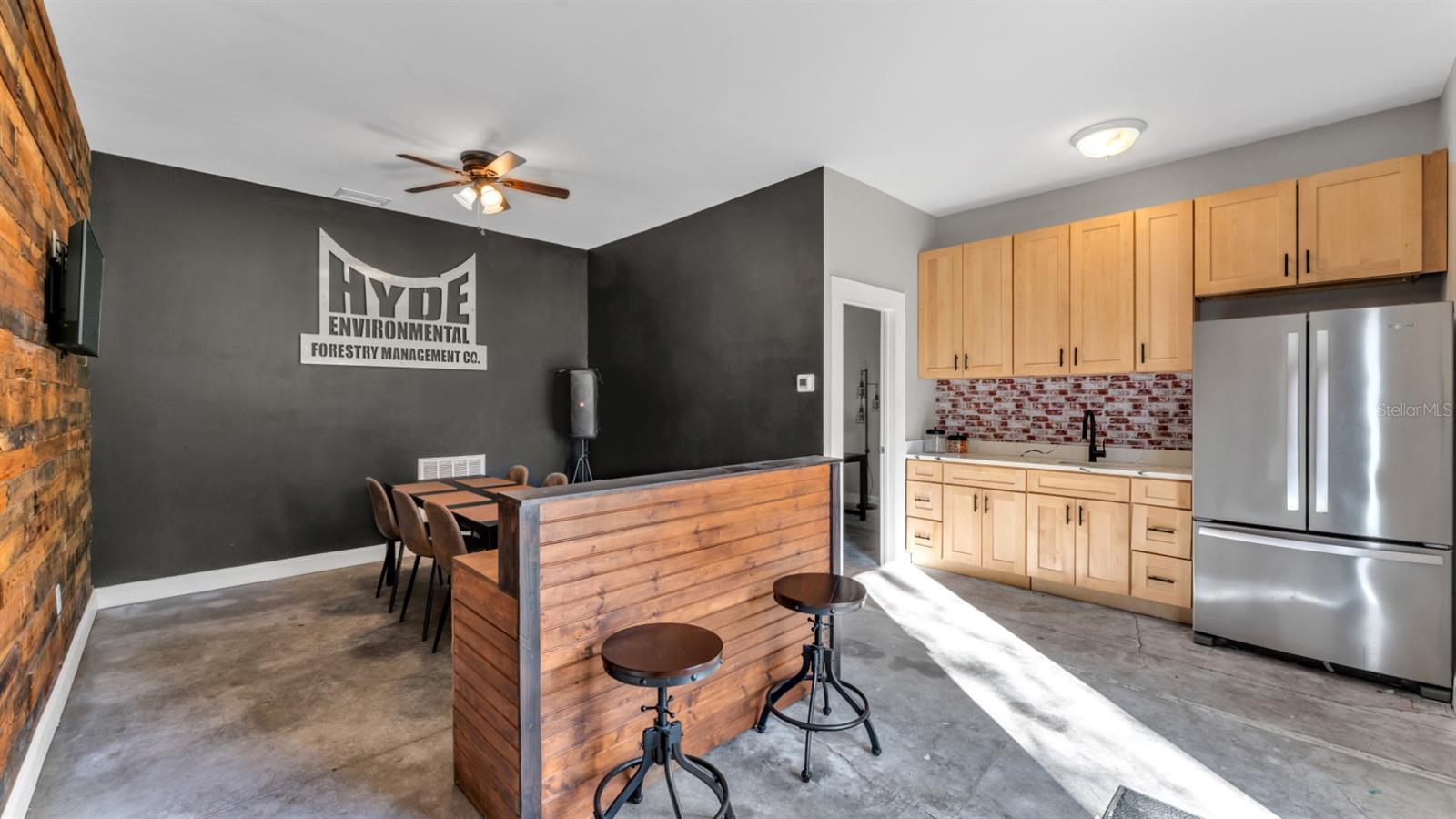 Image 44 of 58 For 12459 Fort King Road