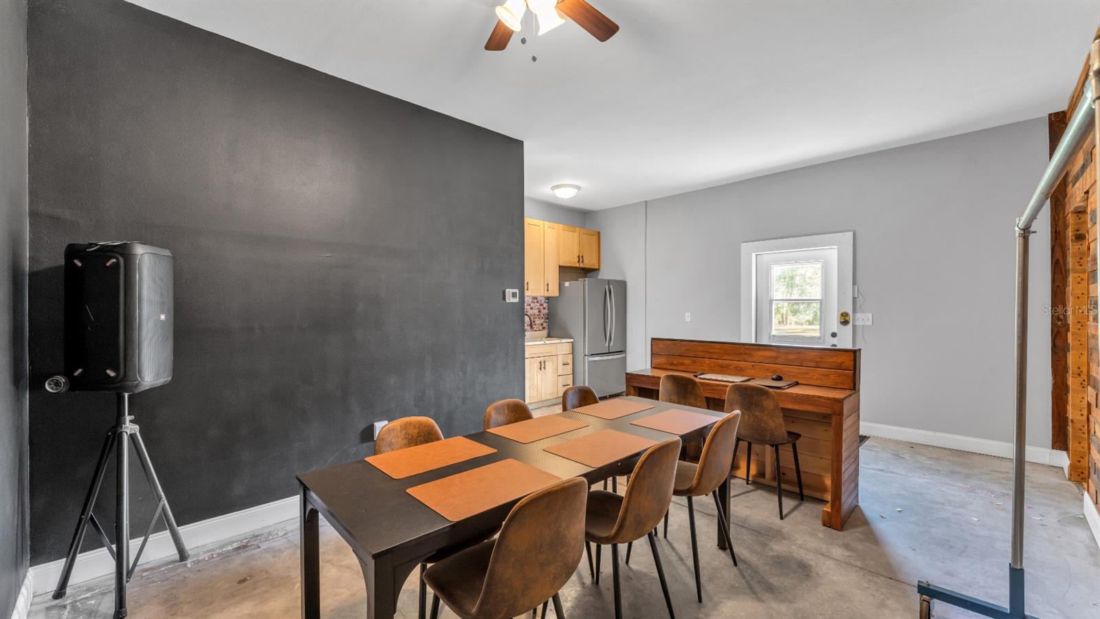 Image 46 of 58 For 12459 Fort King Road