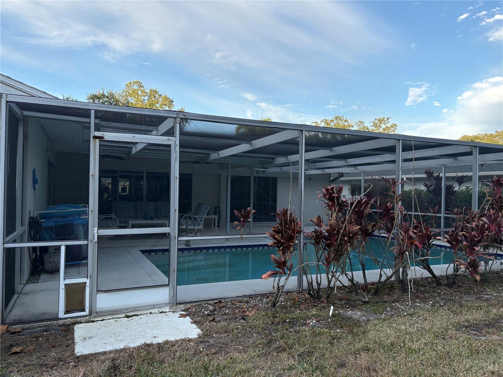 Image 20 of 23 For 2649 Clubhouse Drive S