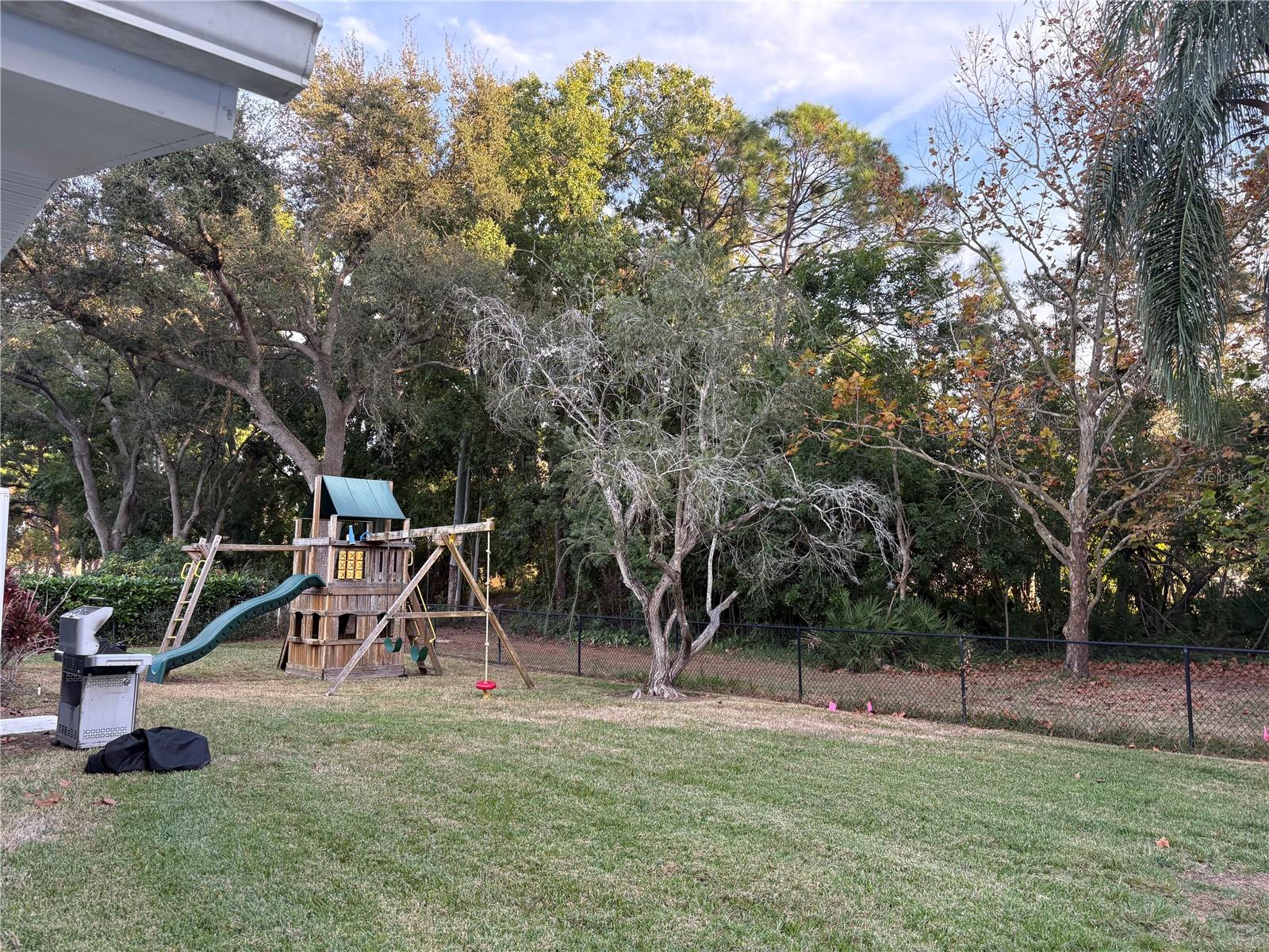 Image 21 of 23 For 2649 Clubhouse Drive S