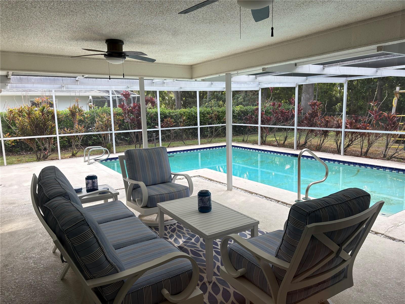 Image 4 of 23 For 2649 Clubhouse Drive S