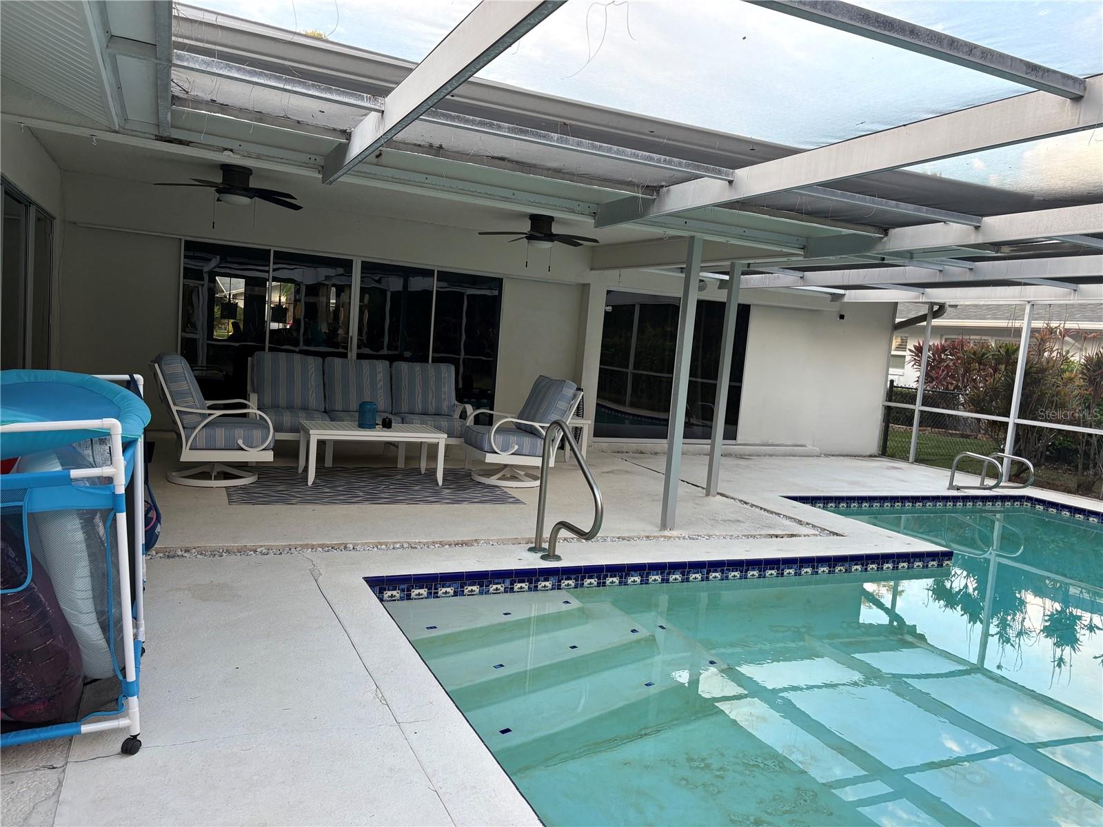 Image 6 of 23 For 2649 Clubhouse Drive S