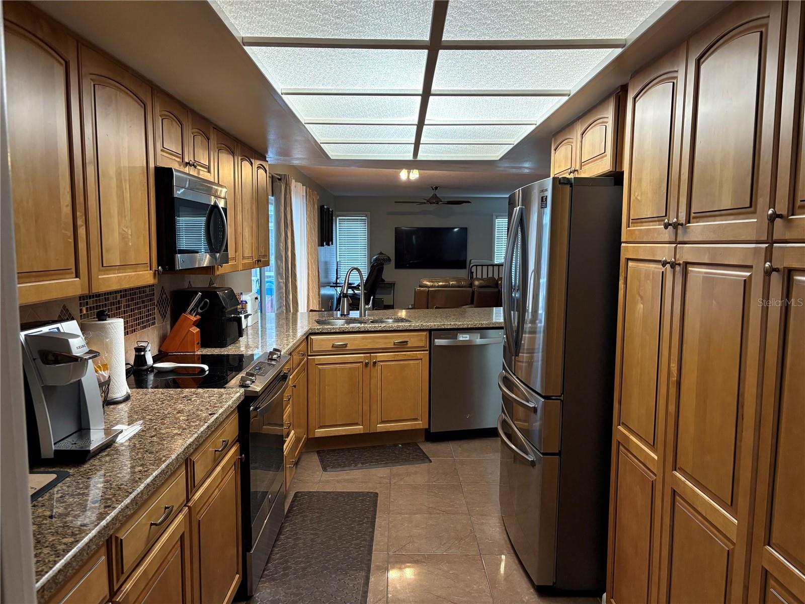 Image 9 of 23 For 2649 Clubhouse Drive S