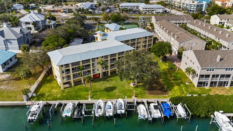 Image 31 of 37 For 1125 Pinellas Bayway S 106