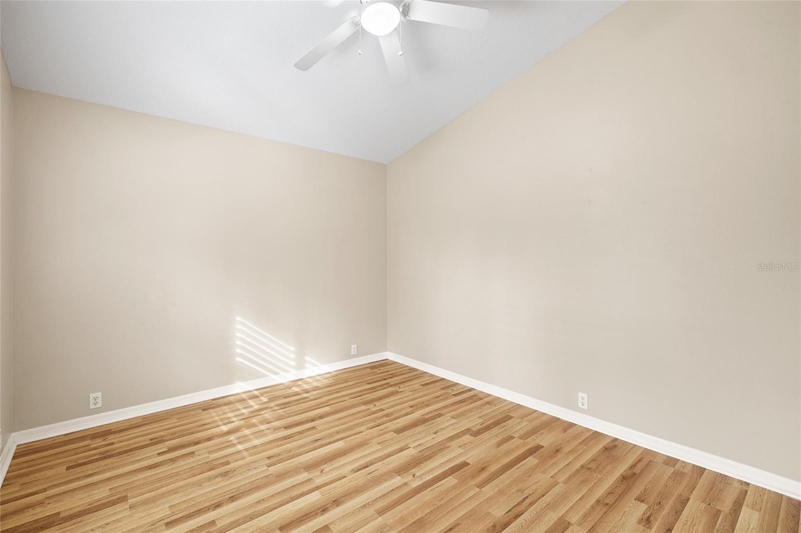 Image 34 of 67 For 12310 Seabrook Drive