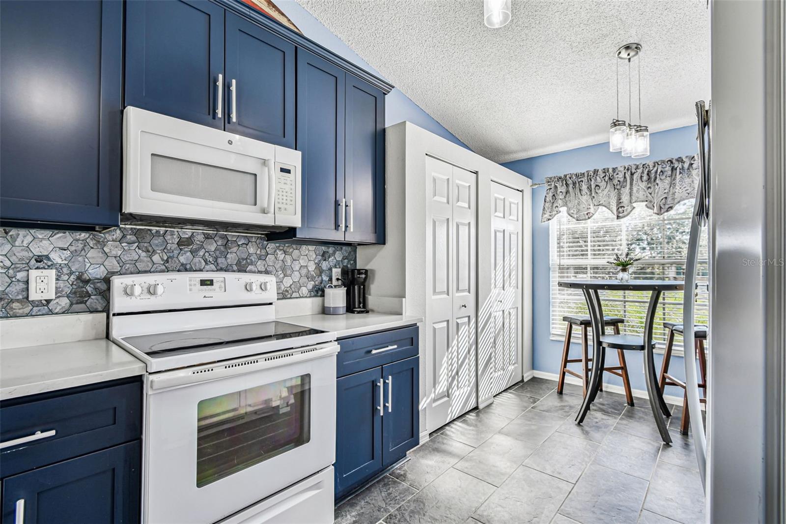 Image 12 of 55 For 4210 Caddie Drive E 202