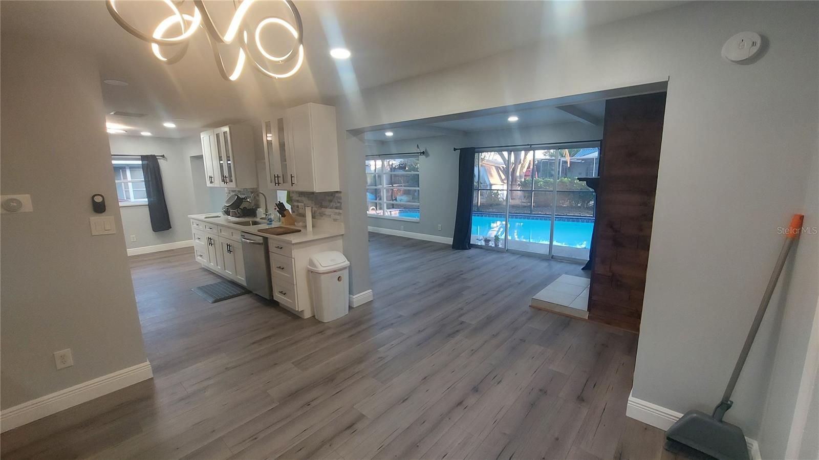 Image 11 of 20 For 1811 Forest Drive