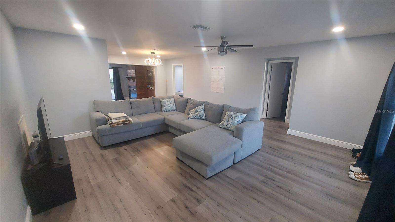 Image 3 of 20 For 1811 Forest Drive