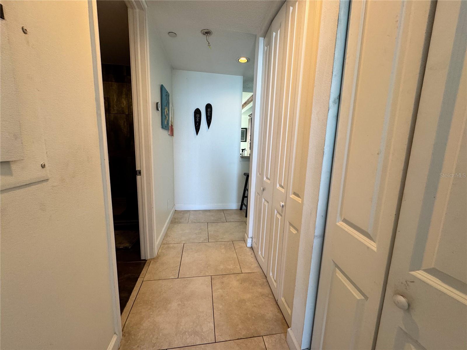 Image 20 of 37 For 1560 Gulf Boulevard 804