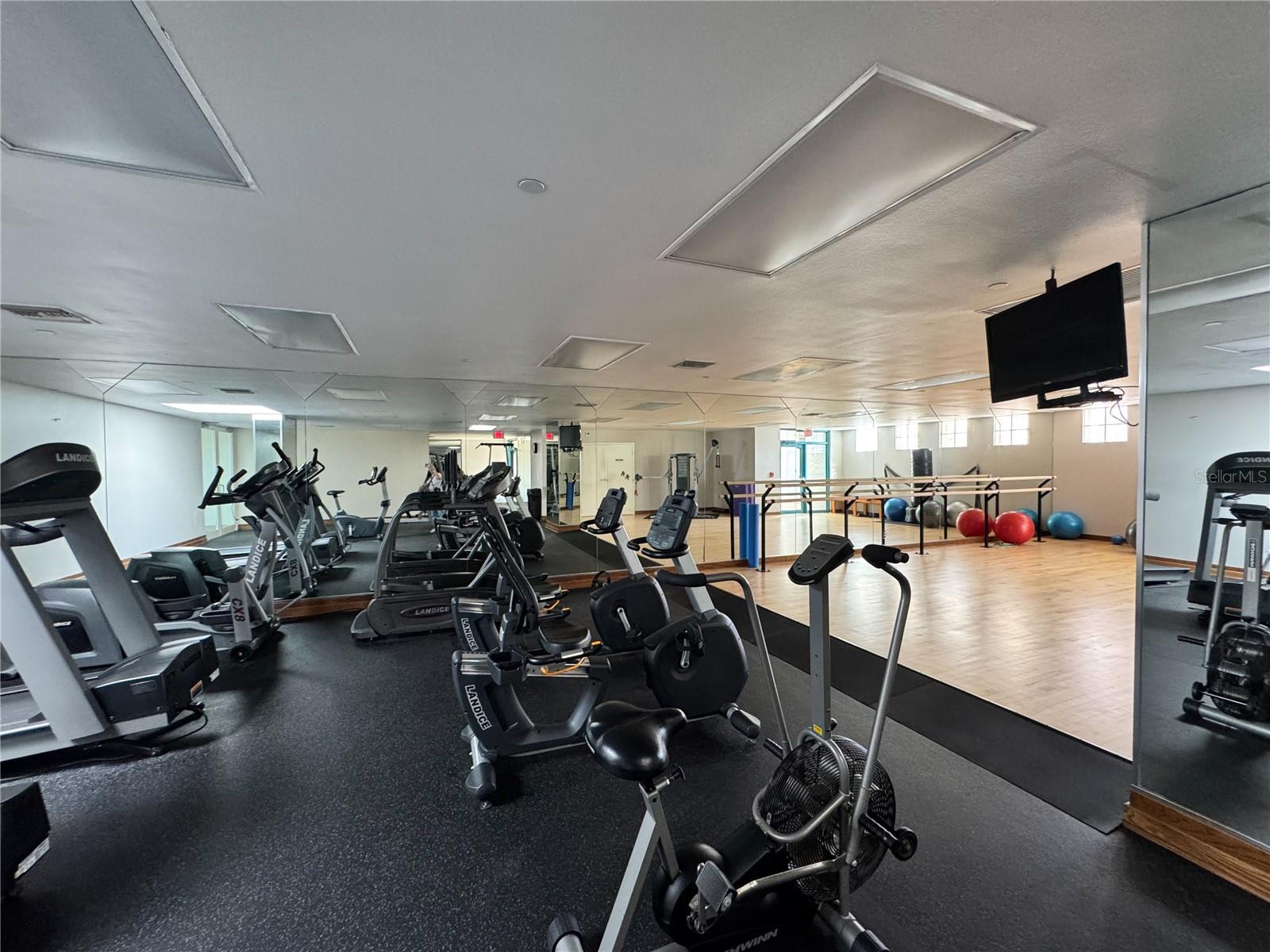 Image 26 of 37 For 1560 Gulf Boulevard 804