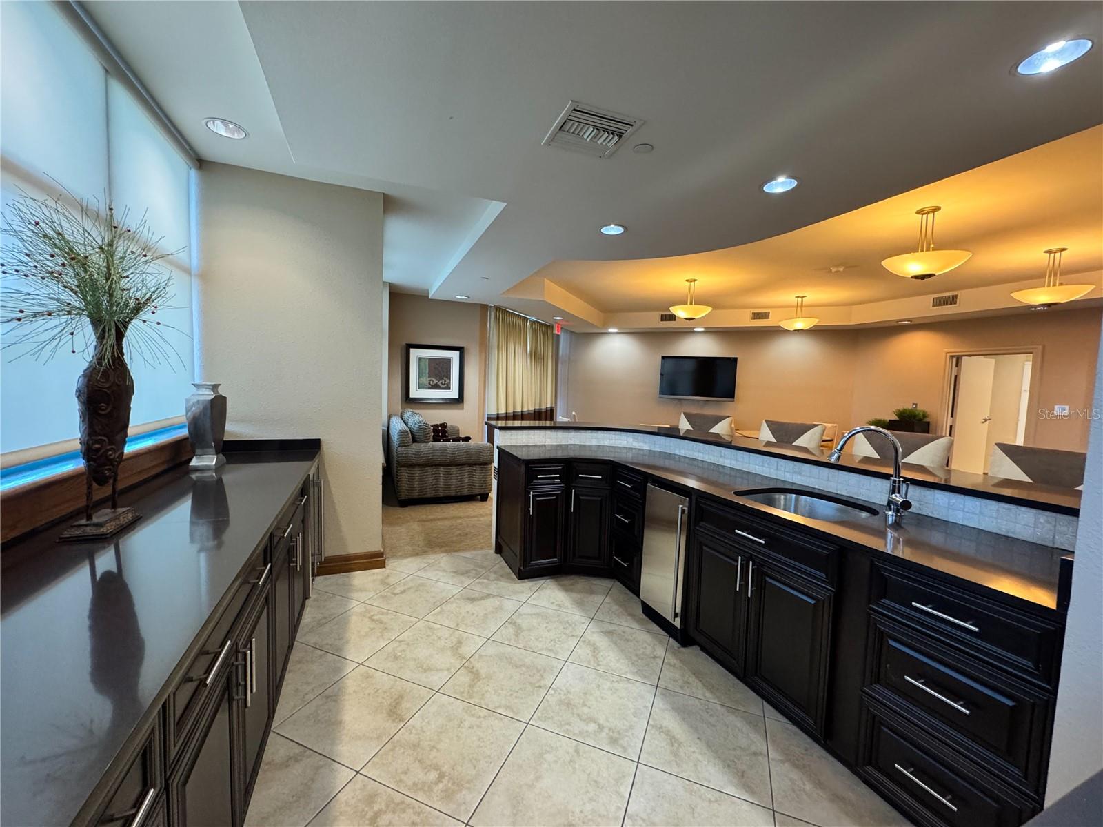 Image 29 of 37 For 1560 Gulf Boulevard 804